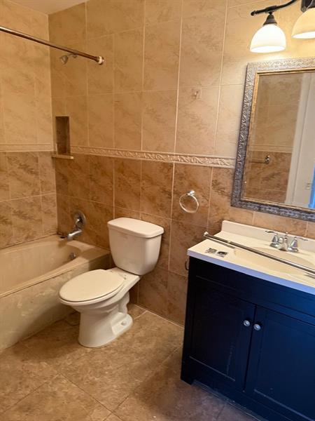 Building Photo - 12400 Westhampton Cir