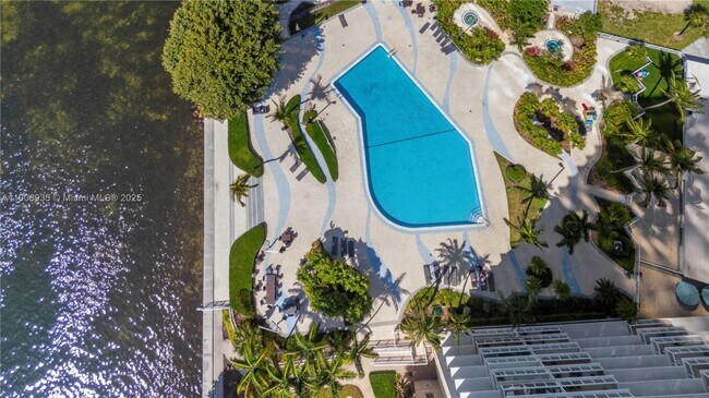 Building Photo - 2451 Brickell Ave