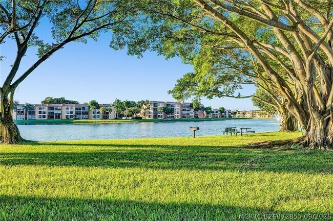 Building Photo - 6114 Coral Lake Dr