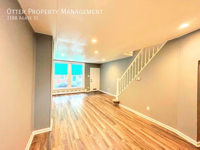 Building Photo - Lovely 2BR/1BA Port Richmond Home with Pri...