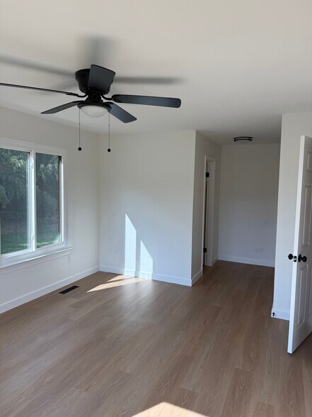 Building Photo - 35 Gena Ct