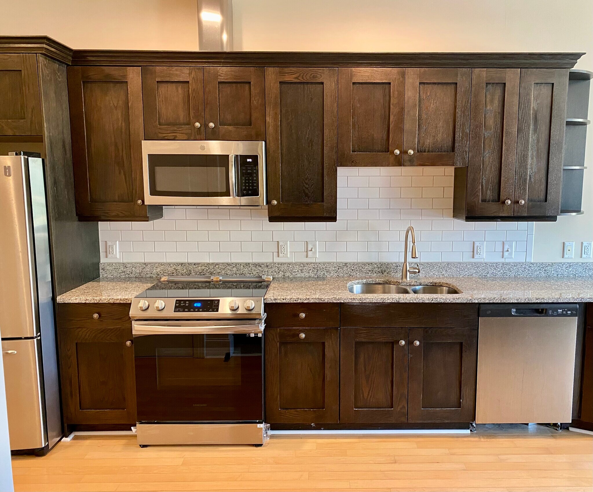 Building Photo - 400 W North St