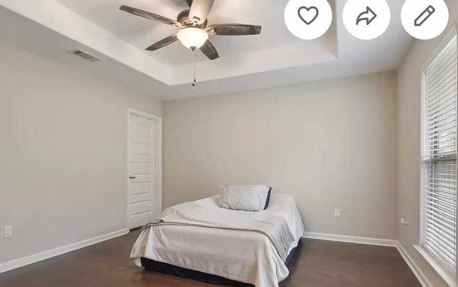 Building Photo - 784 Huey Andrew Ave