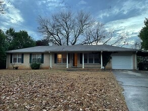 Building Photo - 10002 Lily Flagg Cir SE