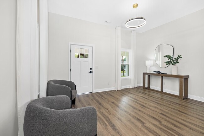 Building Photo - 316 W 14th St