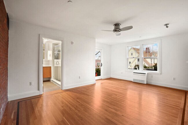 Building Photo - 165 Winthrop Rd