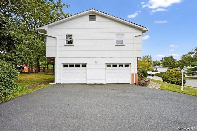 Building Photo - 27 Jefferson St