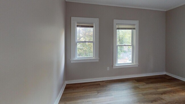 Building Photo - 116-118 Ridgeway