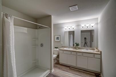 Building Photo - 617 McKay Way