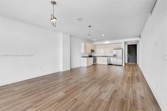 Building Photo - 3265 Bird Ave