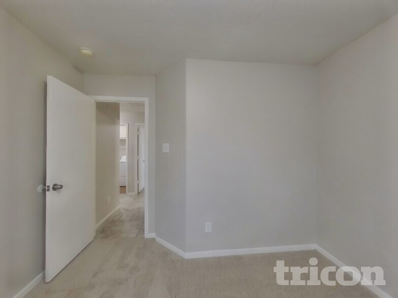 Building Photo - 1111 Chestnut Bough St