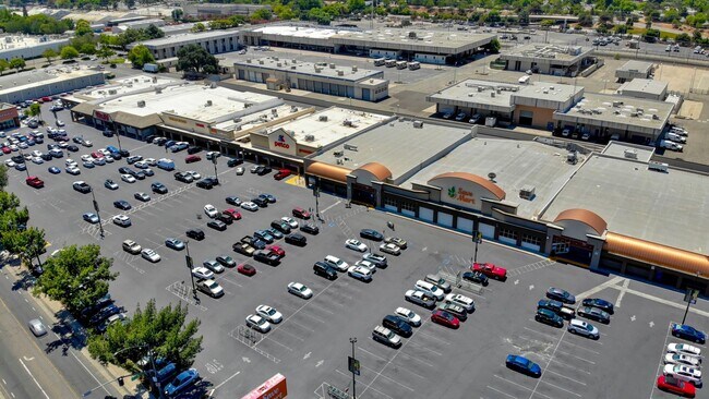 Building Photo - 5400-5402 Folsom Blvd