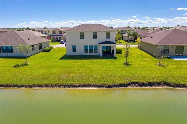 Building Photo - 10120 Verona Manor