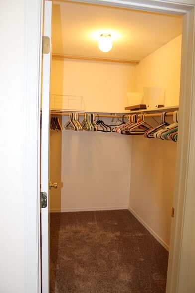 Building Photo - 1012 W Park St