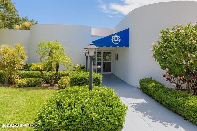 Building Photo - 6124 S River Run Dr