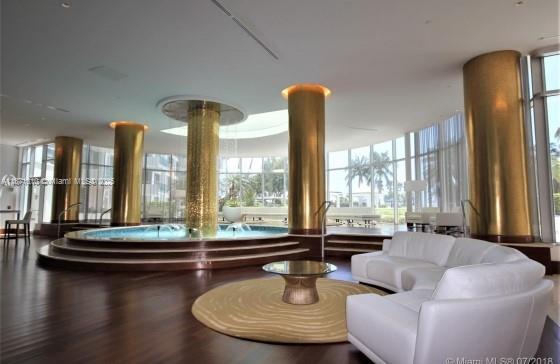 Building Photo - 5161 Collins Ave
