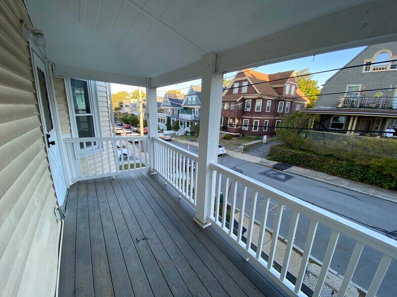 Building Photo - 73 Hall Ave