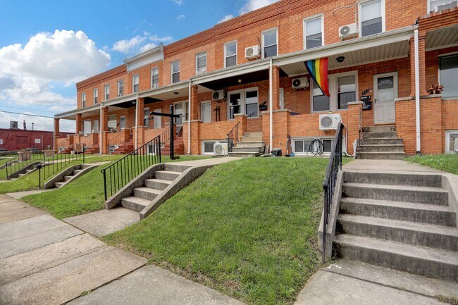 Building Photo - 434 Folcroft St