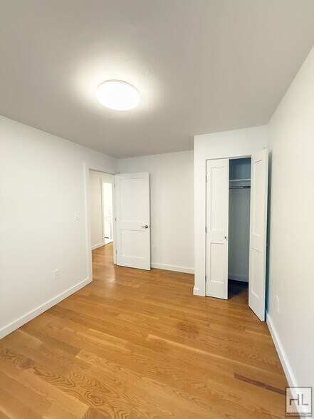 Building Photo - GREENE AVENUE / Spacious 1-Bed 1-Bath / Mi...