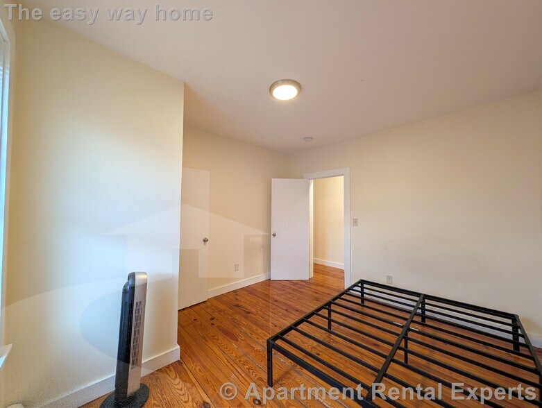 Building Photo - 66 Pleasant St