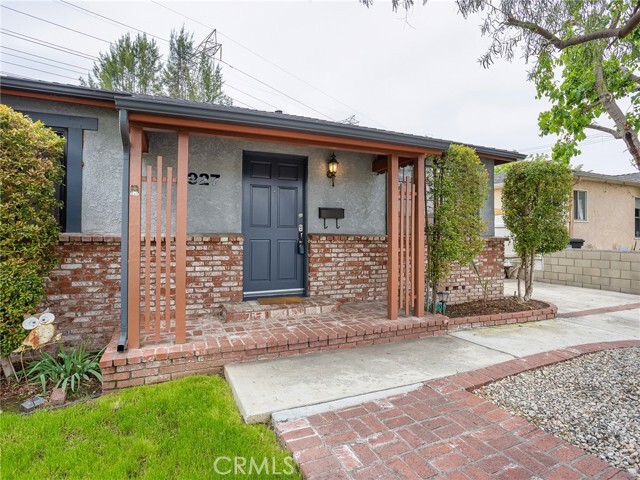 Building Photo - 927 N Screenland Dr