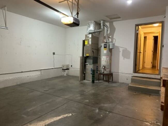 Building Photo - Bright & Spacious 3BR/2BA Home in SE Bend – Prime Location!