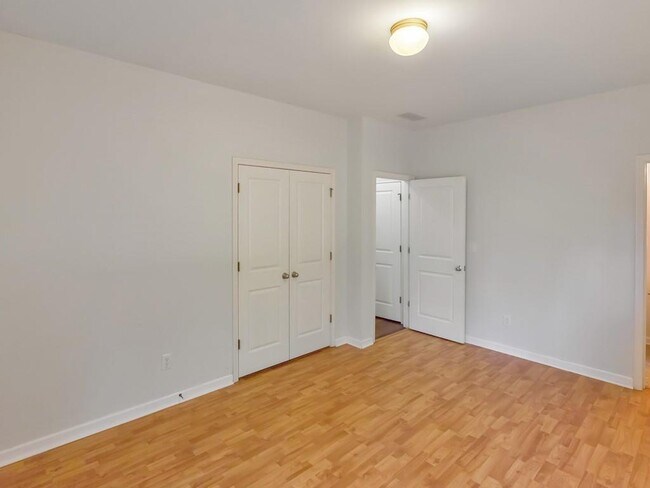 Building Photo - 3214 Greenwood Oak Dr