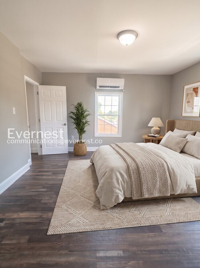 Building Photo - 2 Bed/1 Bath Condo with Modern Amenities / Vouchers Accepted / Available Now!