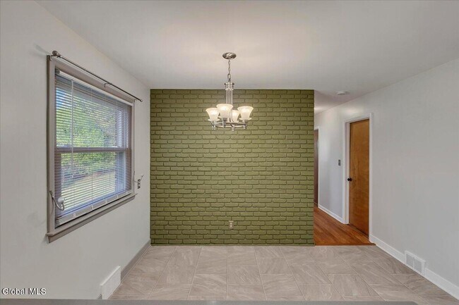 Building Photo - 1165 Cresse Ave