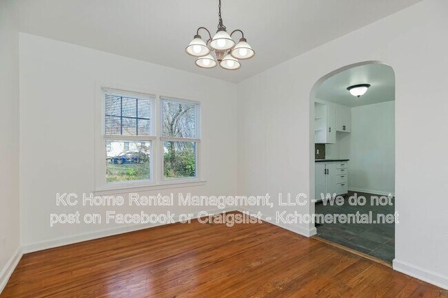 Building Photo - 7219 Chestnut Ave