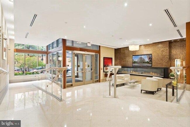 Building Photo - 811 4th St NW