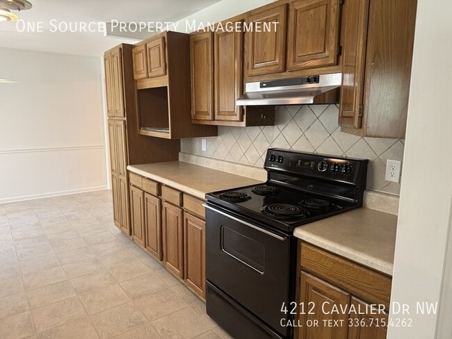 Building Photo - 4212 Cavalier Dr NW