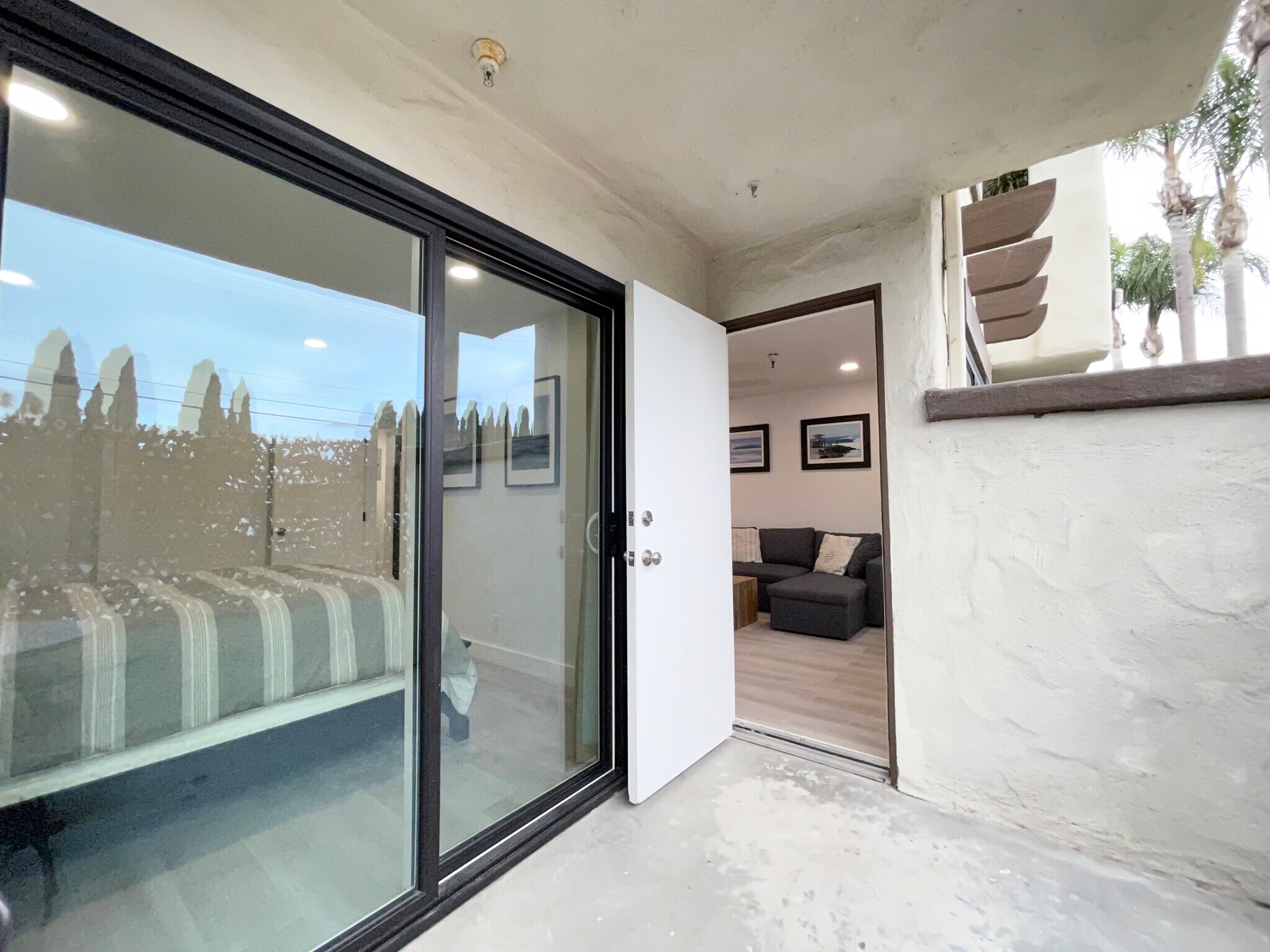 Building Photo - 3830 Avenida Del Presidente