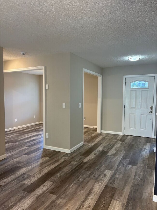 Building Photo - Charming 2-Bedroom, 2-Bath Home in the Hea...