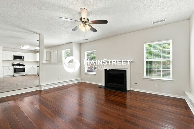 Building Photo - 4 Bedroom Pet-Friendly Home in ELLENWOOD, GA with Main Street Renewal