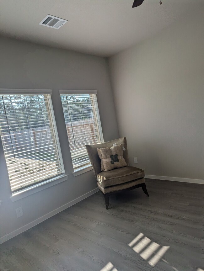 Building Photo - 10483 Cloud Nine Ct
