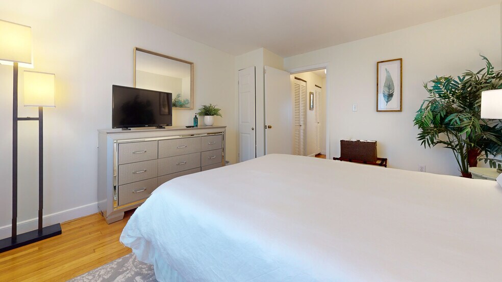 Building Photo - 99 Chestnut St