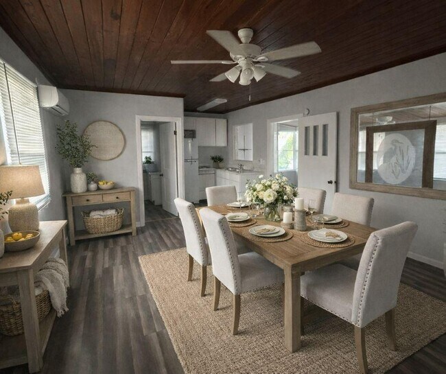 Building Photo - 8801 E Moonrise Ln