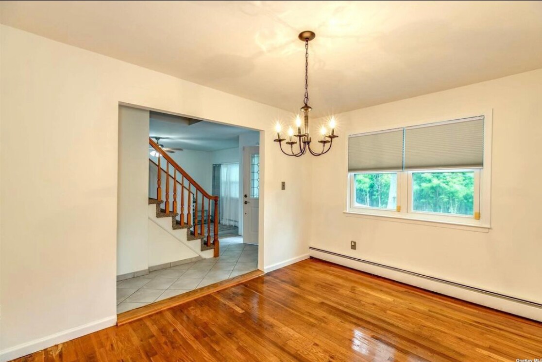 Building Photo - 370 Blue Point Rd