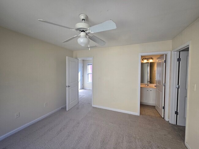 Building Photo - 165 Artisan Pl