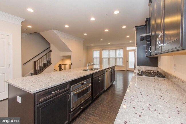 Building Photo - 14337 Potomac Heights Ln