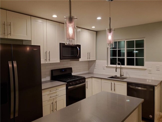 Building Photo - 1410 Bellmar Dr