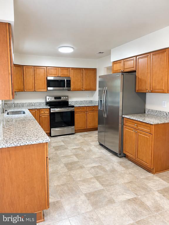 Building Photo - 6281 Rathlin Dr