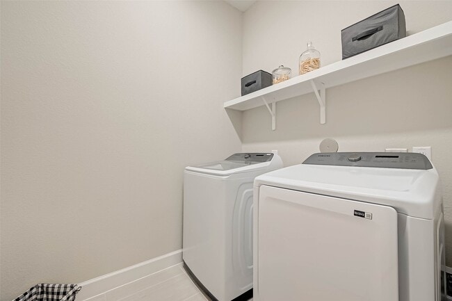 Building Photo - 10707 Deer Path Dr