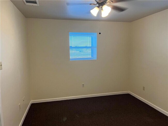 Building Photo - 316 Plantation Dr