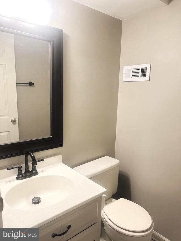 Building Photo - 8024 Hollow Reed Ct