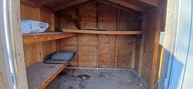 Building Photo - Fully Renovated Benbrook Beauty