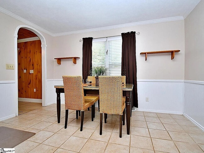 Building Photo - 713 Lindal Ct