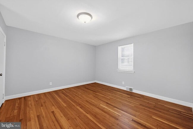 Building Photo - 109 W Park Blvd