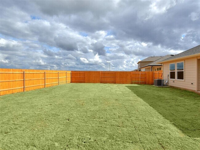 Building Photo - 708 Roaring Fork Ln